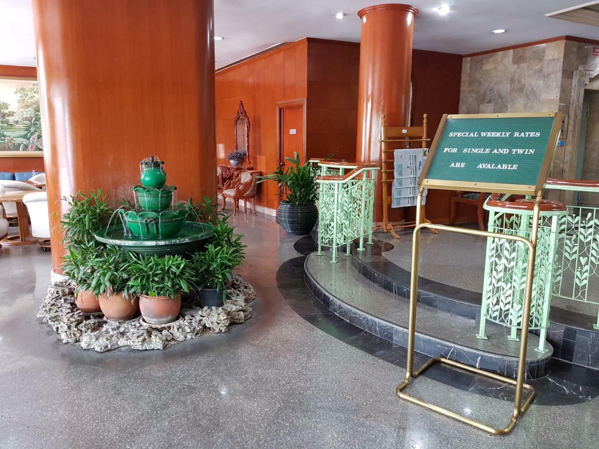 The Park Hotel Sukhumvit 7 Bangkok Exteriör bild