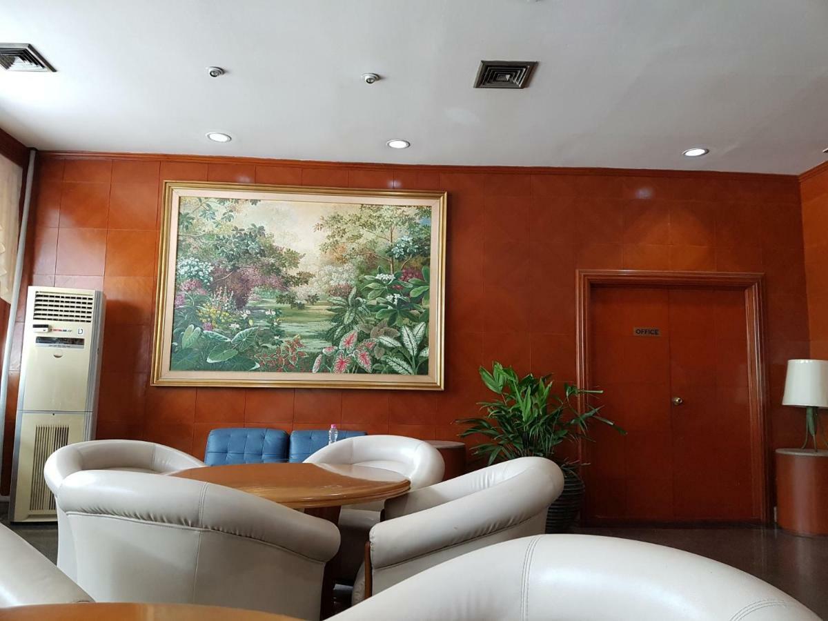The Park Hotel Sukhumvit 7 Bangkok Exteriör bild