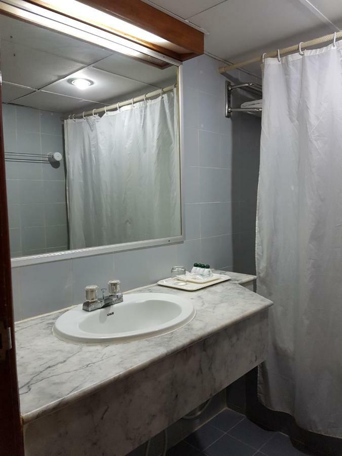 The Park Hotel Sukhumvit 7 Bangkok Exteriör bild